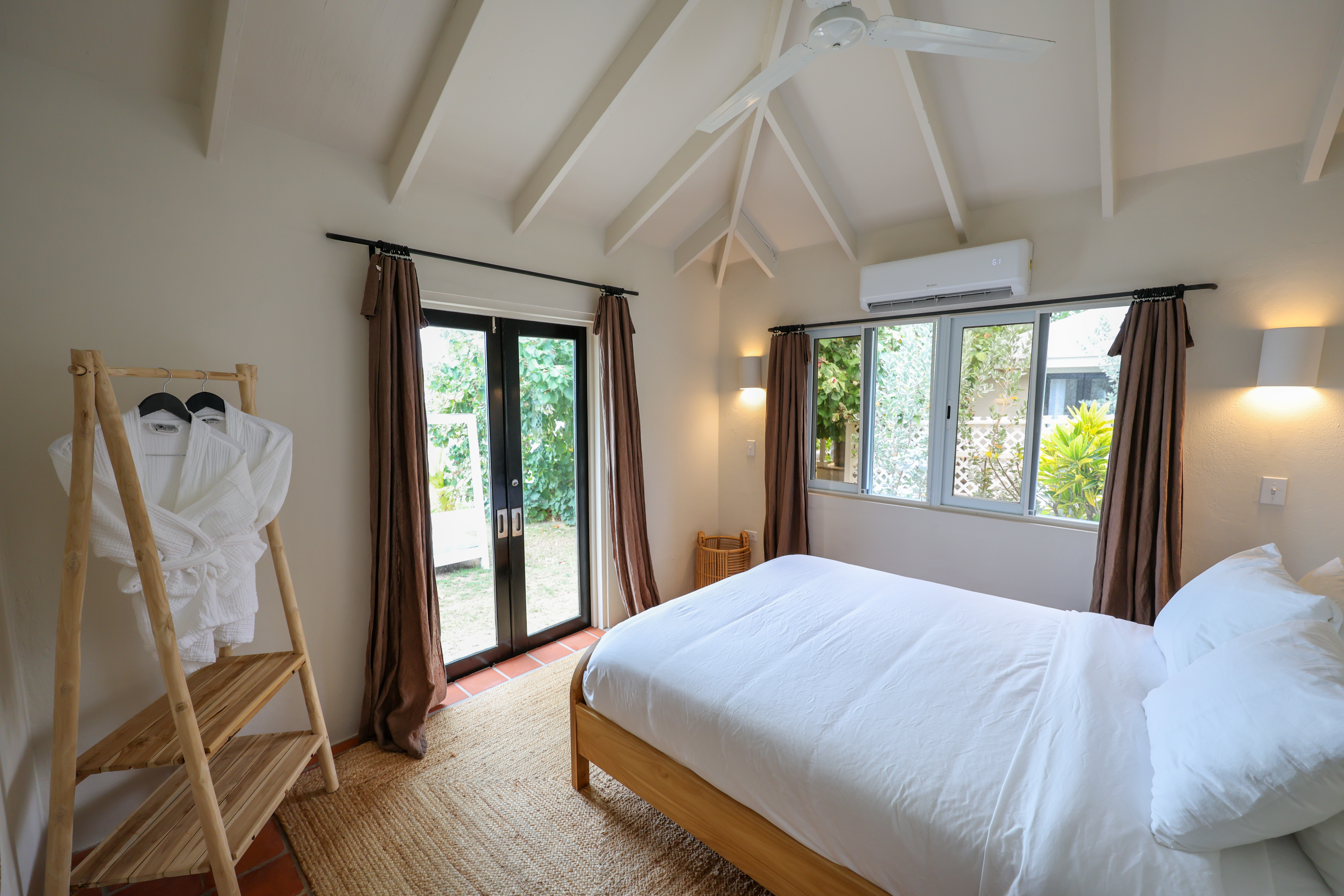 Galleon Beach Cottages